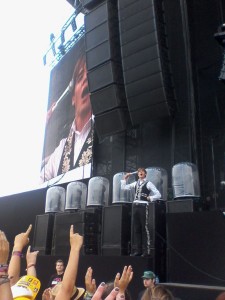 Howlin' Pele Almqvist from The Hives working the crowd